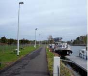 Le port de plaisance de Thieu se trouve sur le canal historique de la région du centre (350 tonnes).